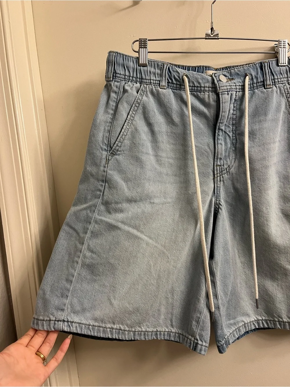 Anthropologie Pilcro Adi Pull-On Long Shorts Size Medium